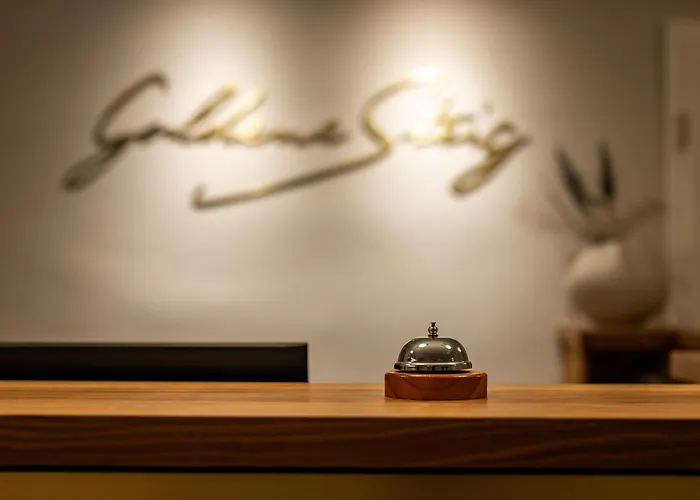 Goldene Steig فندق كمبتن